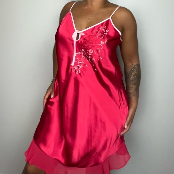 Enchanting Red Satin Nightgown - Picture 1 of 6